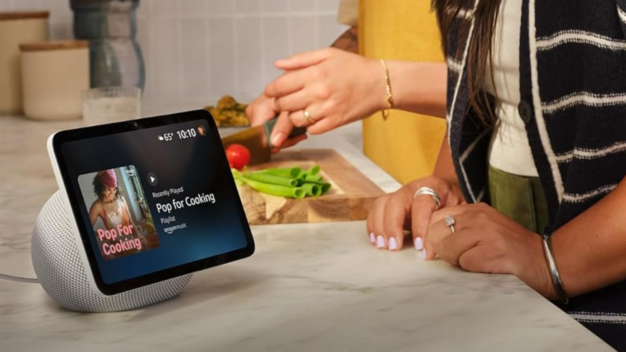 Amazon Echo Show 8 drops to $125, lowest price ever