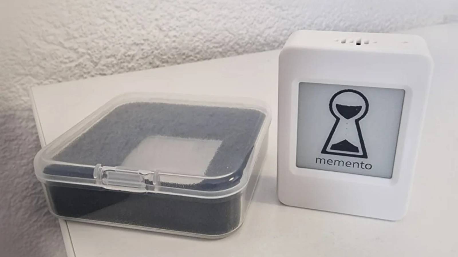 O desenvolvedor criou um dispositivo ESP32 que emite arquivos criptografados para pessoas de confiança em um cronômetro O desenvolvedor criou um dispositivo ESP32 que emite arquivos criptografados para pessoas de confiança em um cronômetro