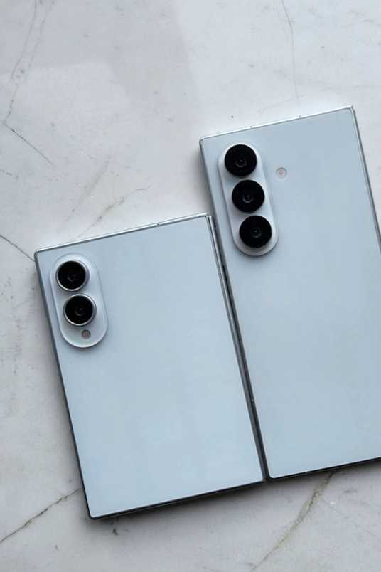 Someone built an open-source, modular x86 gaming handheld that dual ...