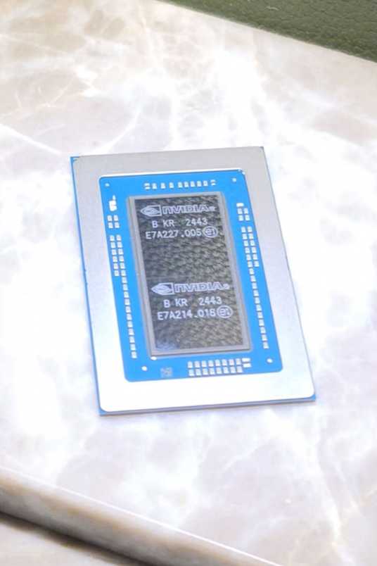 You, too, can build this ESP32 e-Ink environmental monitor for ...