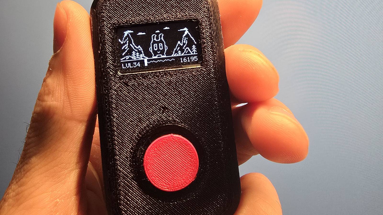 Alguém criou um animal de estimação digital ESP32 que cresce quanto mais você clica