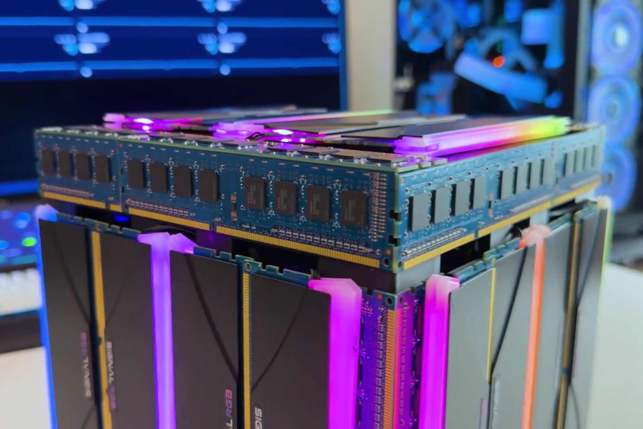 Mini PC case built from 36 RAM sticks