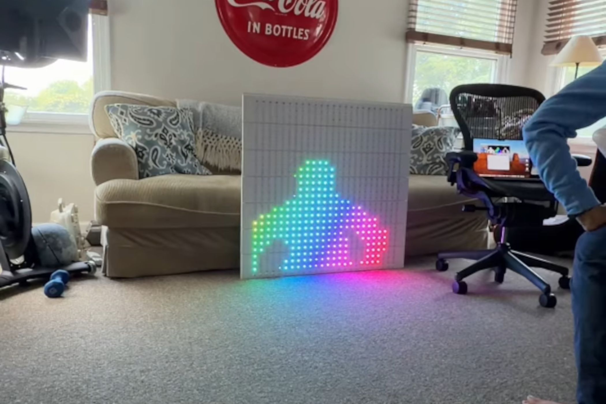 ESP32 WLED matrix mirrors movements in rainbow