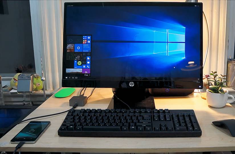 Microsoft Continuum on Windows Phone with a monitor, keyboard, and mouse attached