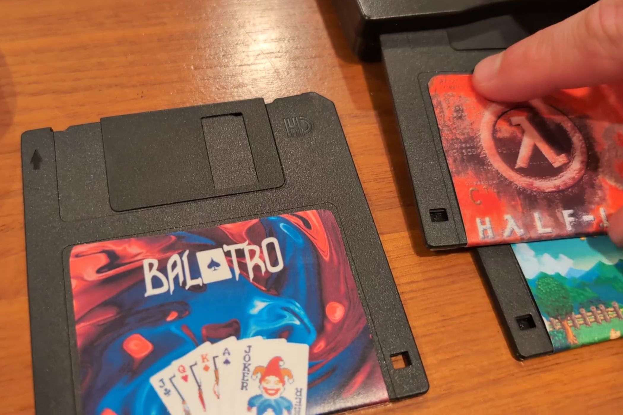 Someone made a system that loads their Steam games using floppy disks, and it's pretty genius