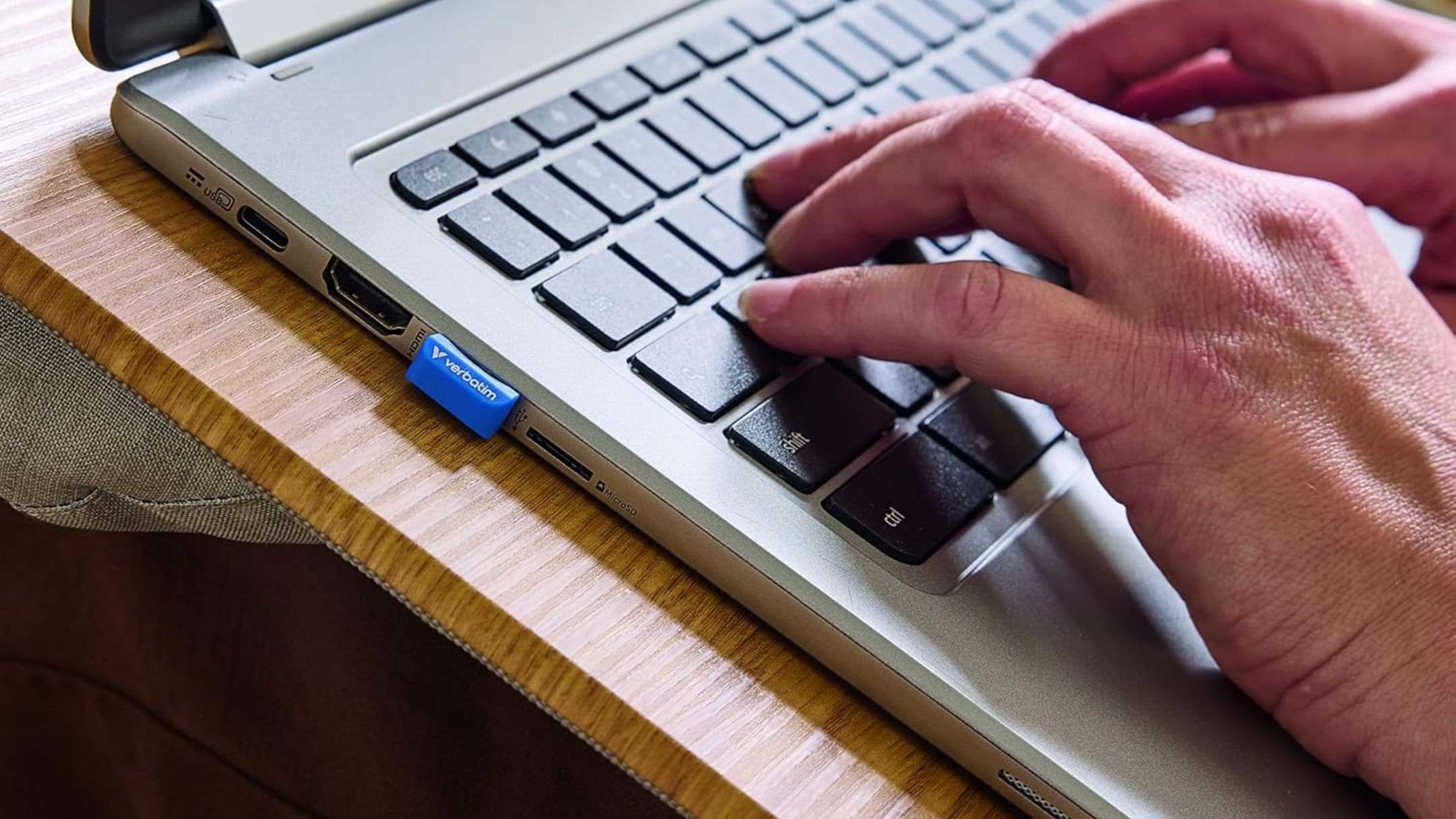 Verbatim 32GB Store 'n' Stay Nano USB 3.0 Flash Drive in laptop