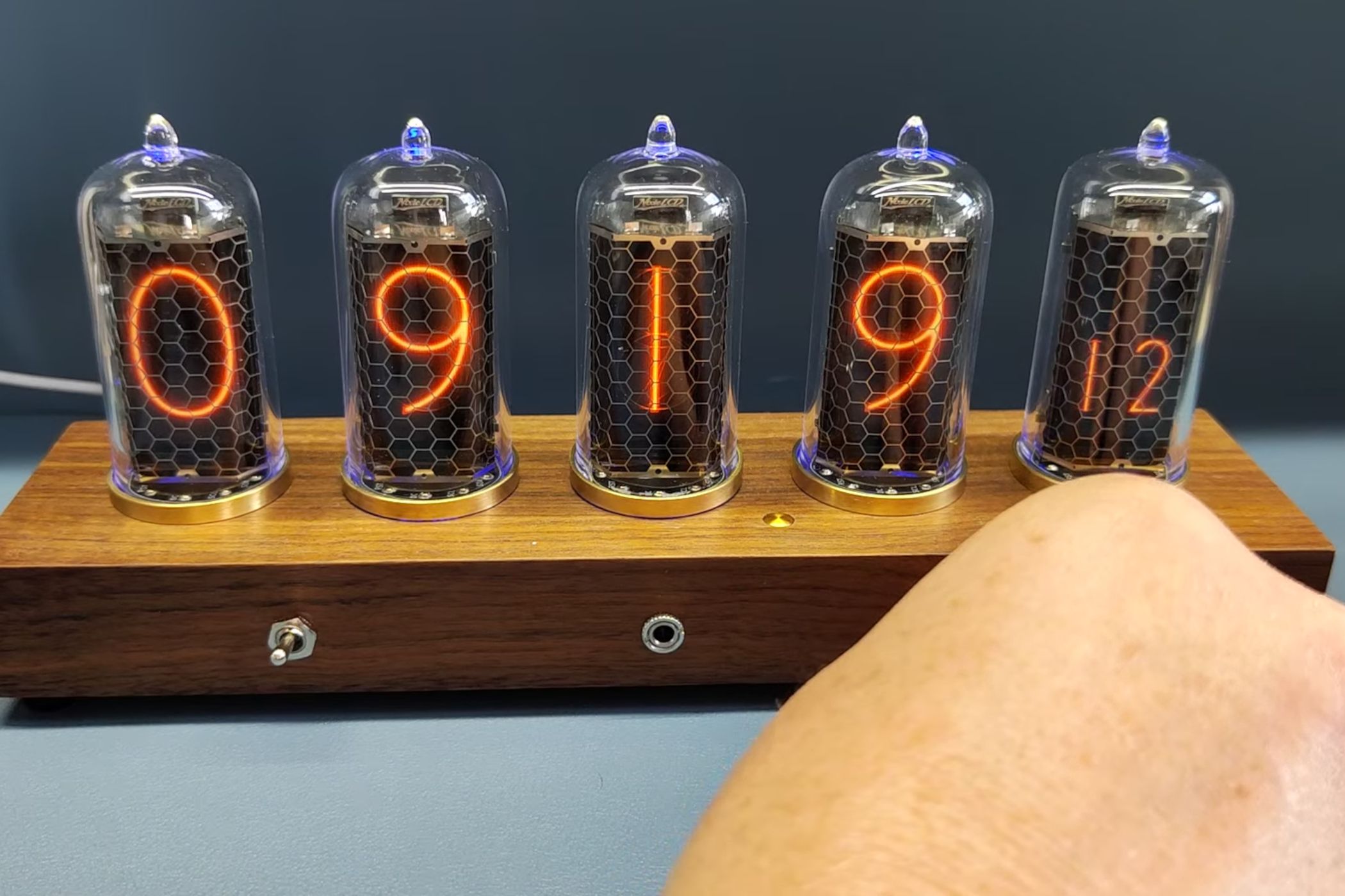 esp32-nixie-inspired-clock
