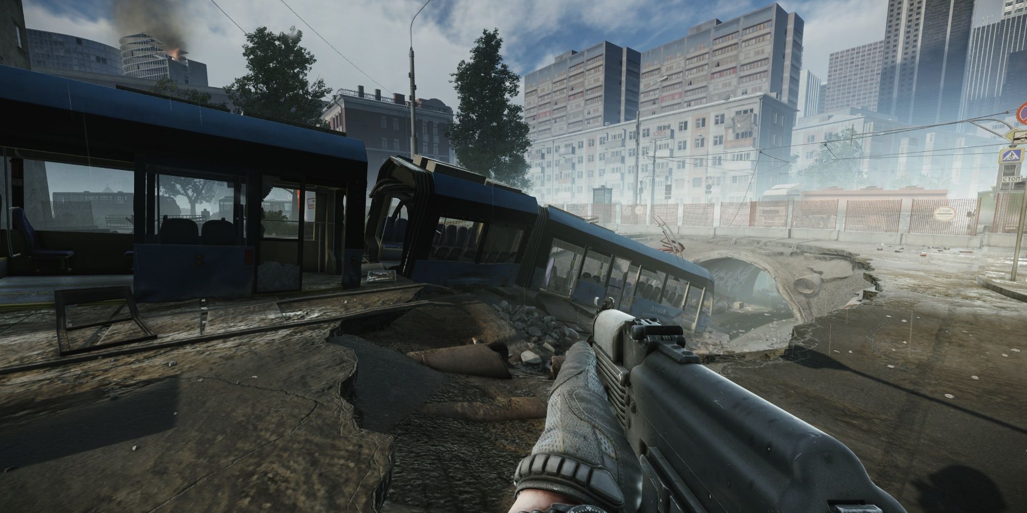 escape from tarkov crashed train car