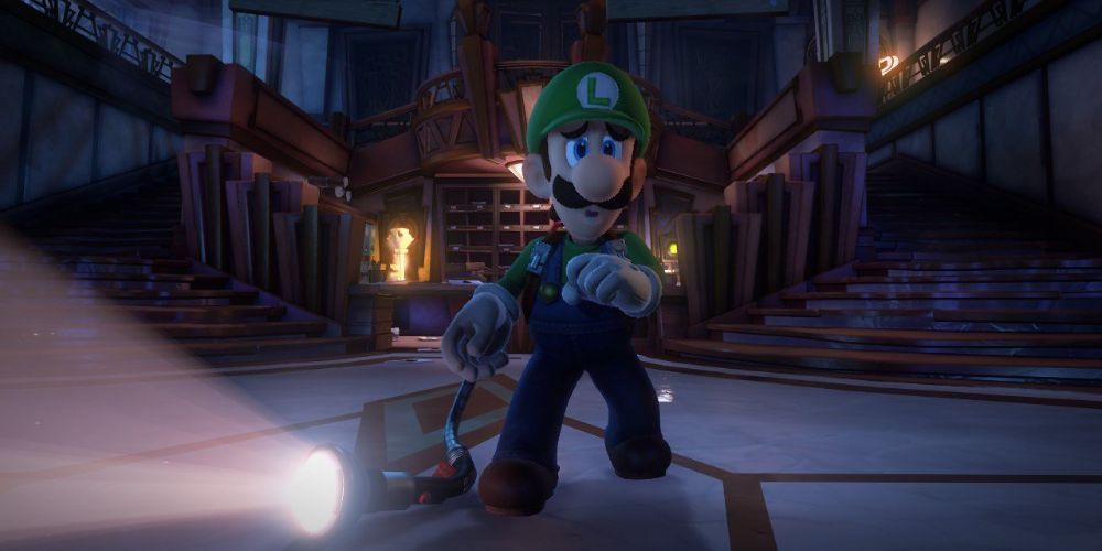 luigi in luigis mansion 3 looking scared