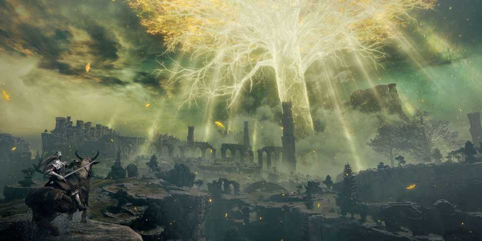 giant golden Erdtree in Elden Ring