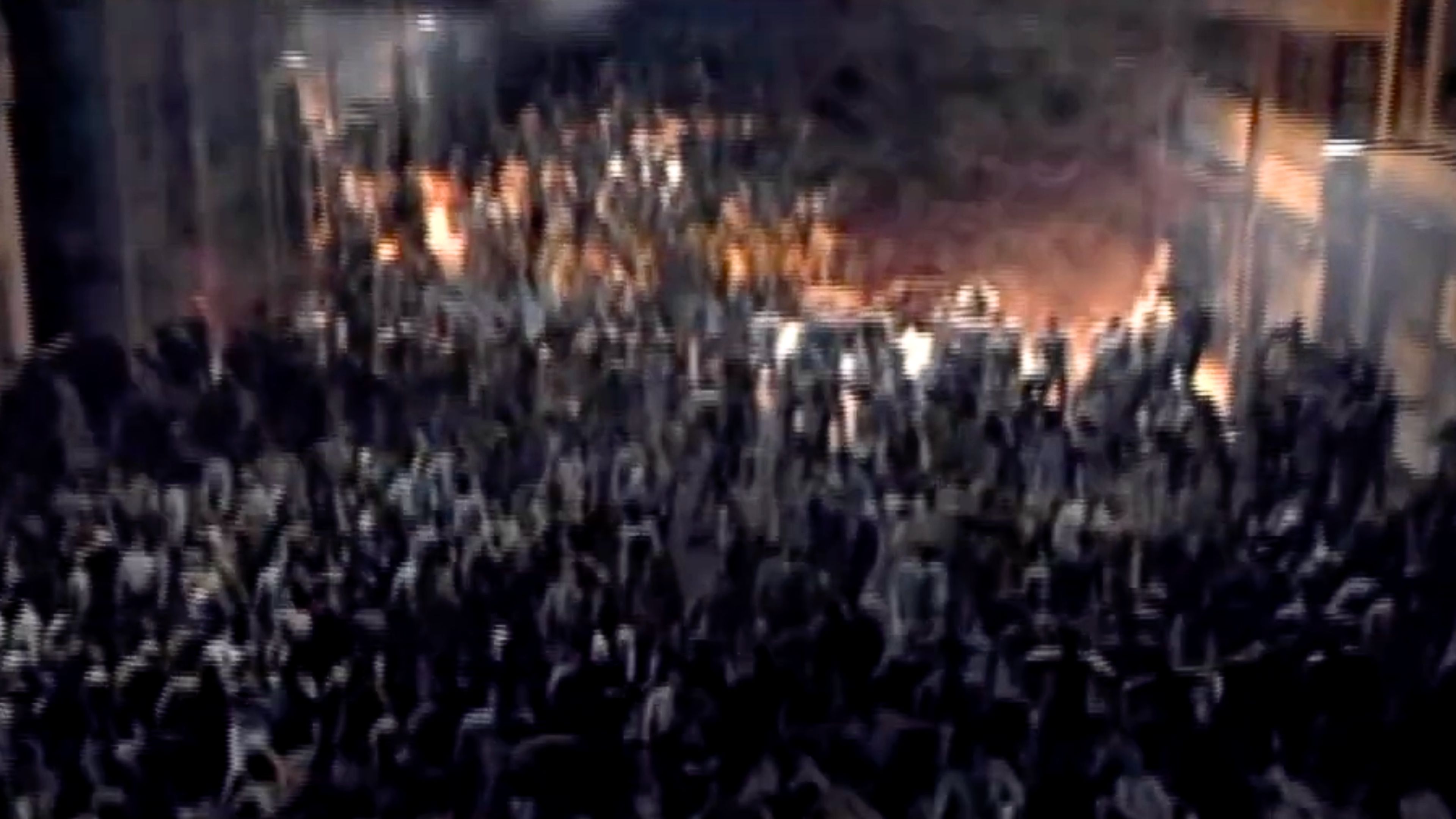 A screenshot a group of zombies in Resident Evil Outbreak