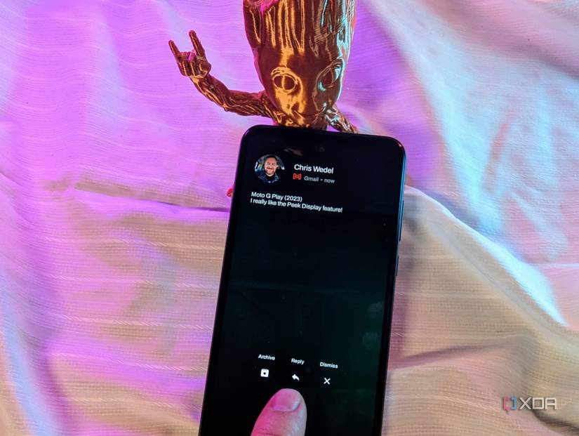 Motorola Moto G Play 2023 Peek Display