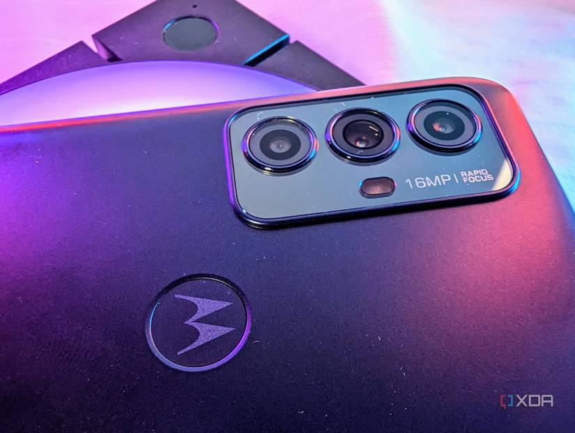 Motorola Moto G Play 2023 cameras and fingerprint scanner