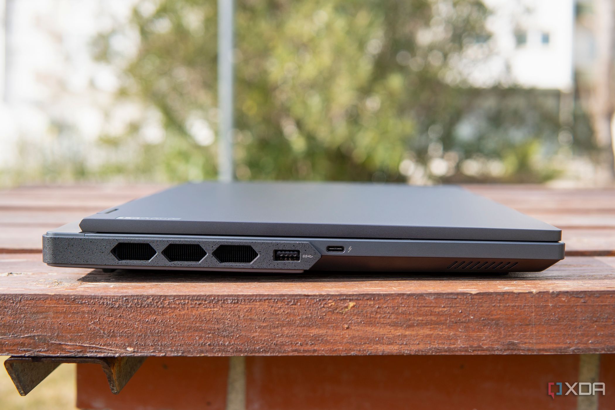 Left/side view of the Lenovo Legion Pro 7i Gen 8 with the lid closed