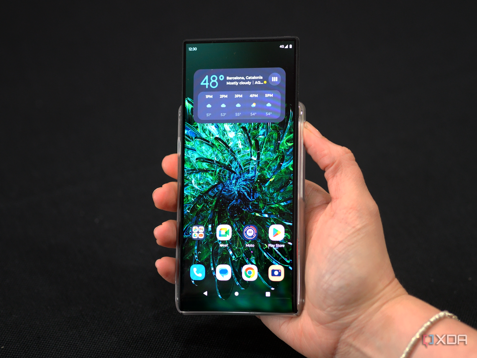 We saw Motorola's new RIZR rollable concept phone, and it makes