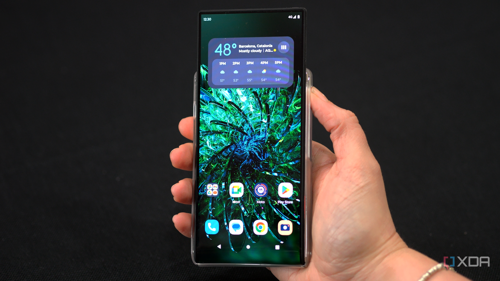 We saw Motorola's new RIZR rollable concept phone, and it makes ...