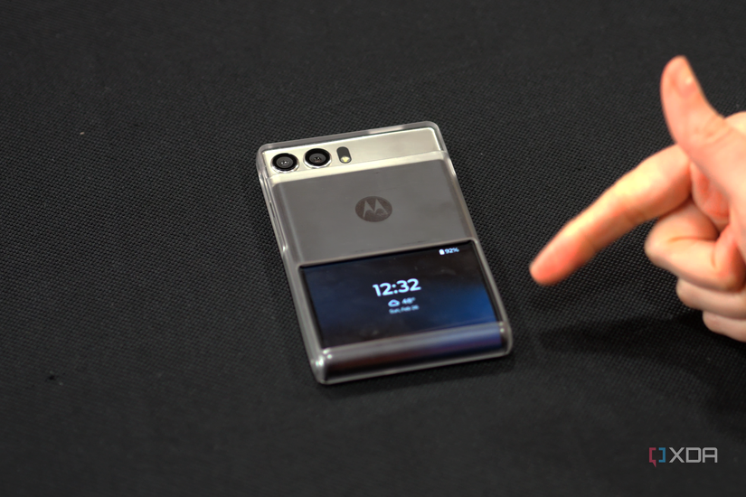 We saw Motorola's new RIZR rollable concept phone, and it makes ...
