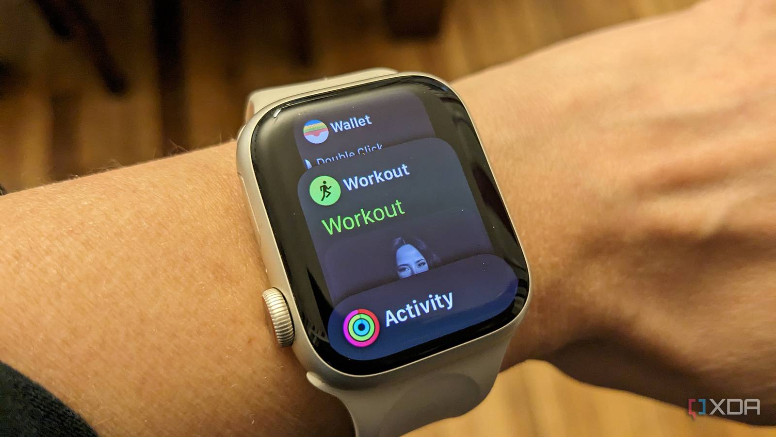 How to force close apps on Apple Watch