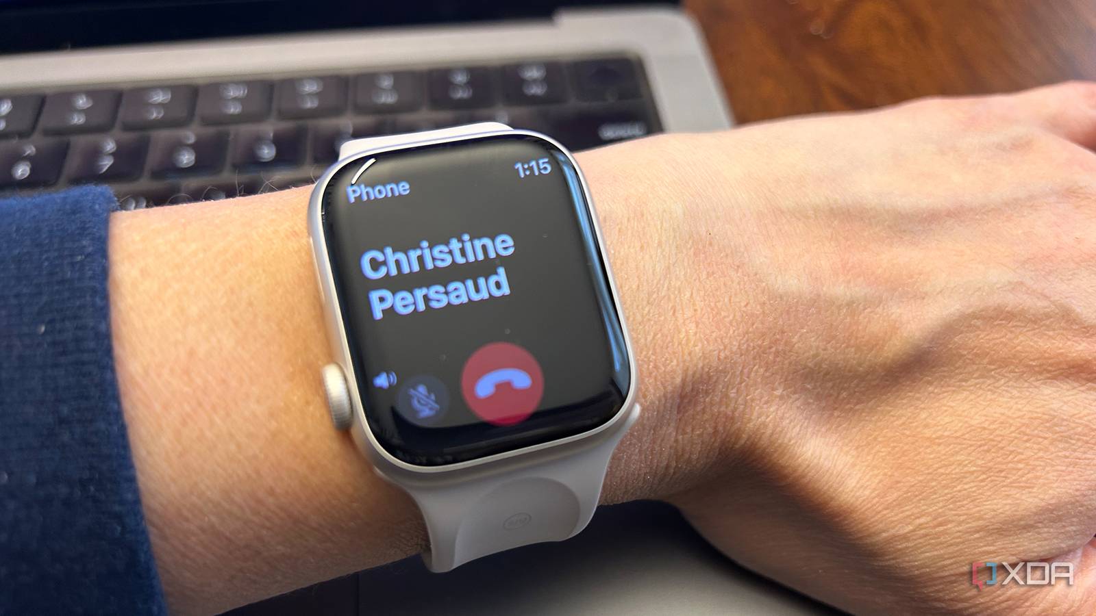 How to make or answer calls from Apple Watch