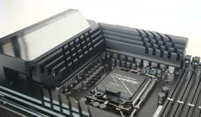 Image of an ASUS ROG Maximus Z690 Hero module.