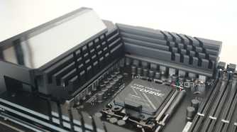 Image of an ASUS ROG Maximus Z690 Hero module.