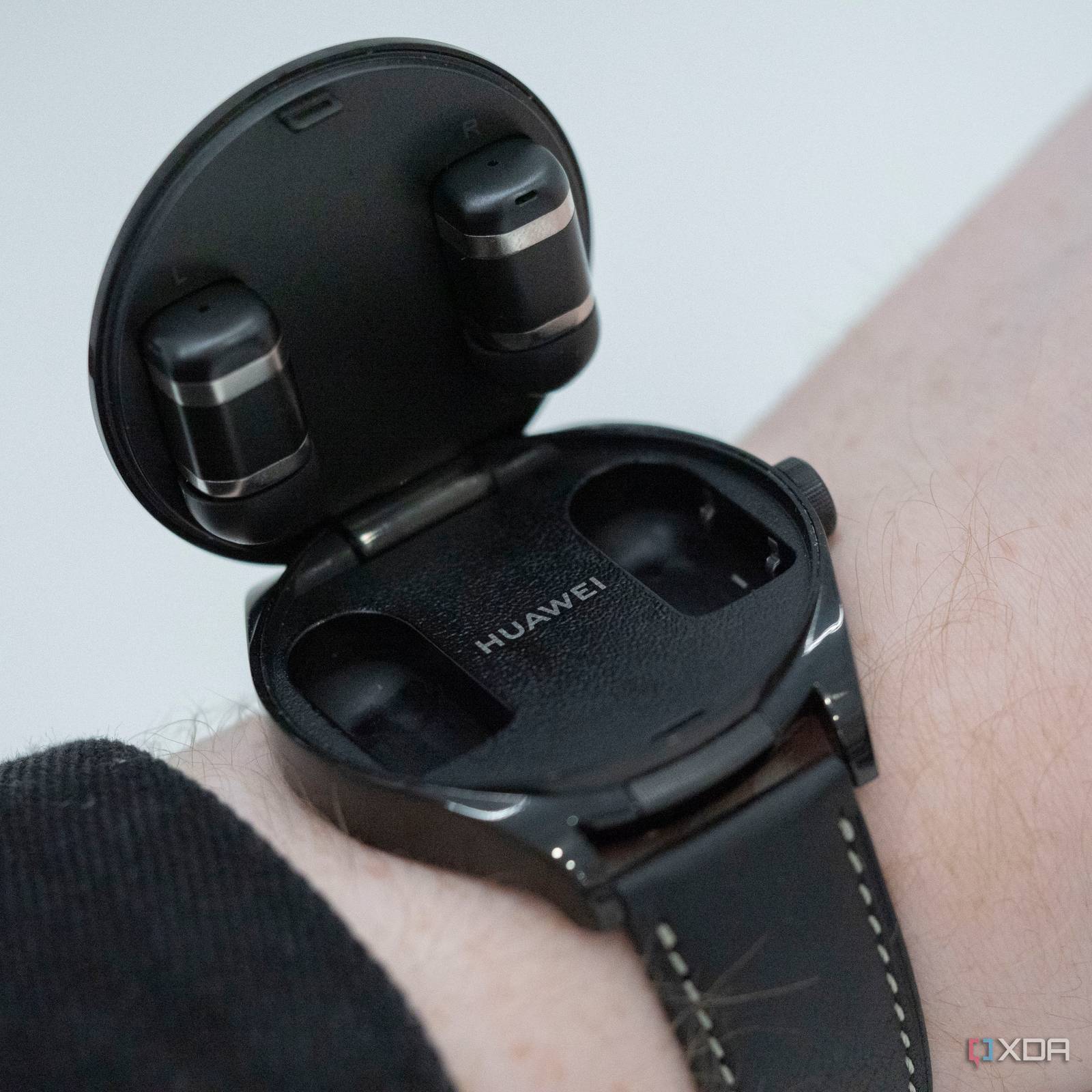 huawei-watch-buds-2.jpg?w=1600 