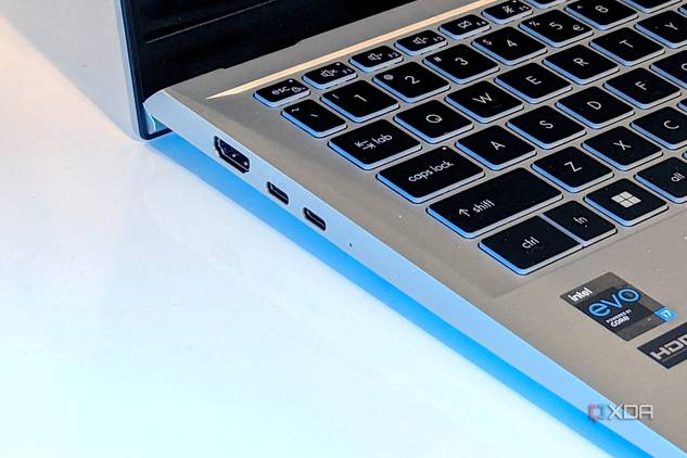 MSI Prestige 14 Evo ports right