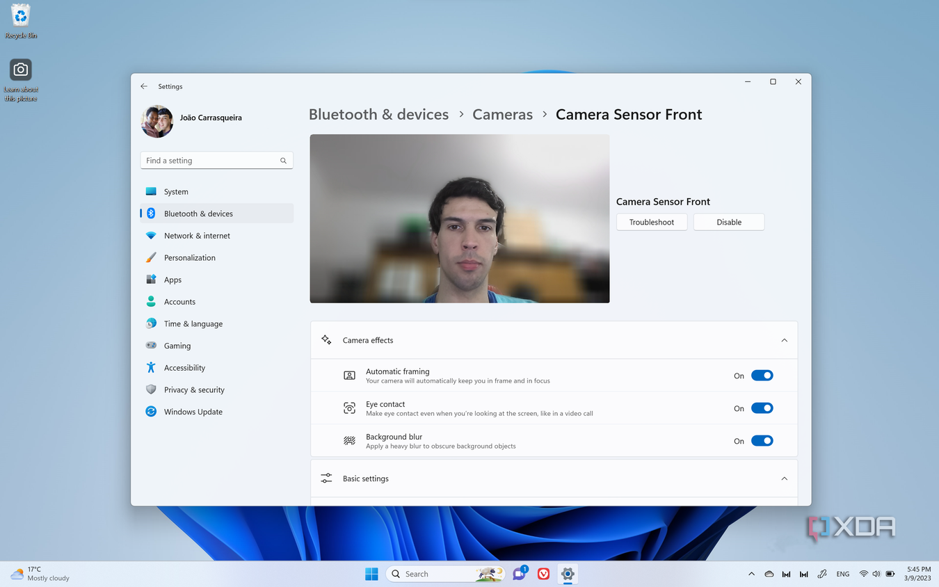Screenshot of the Windows 11 Settings app showing camera effects