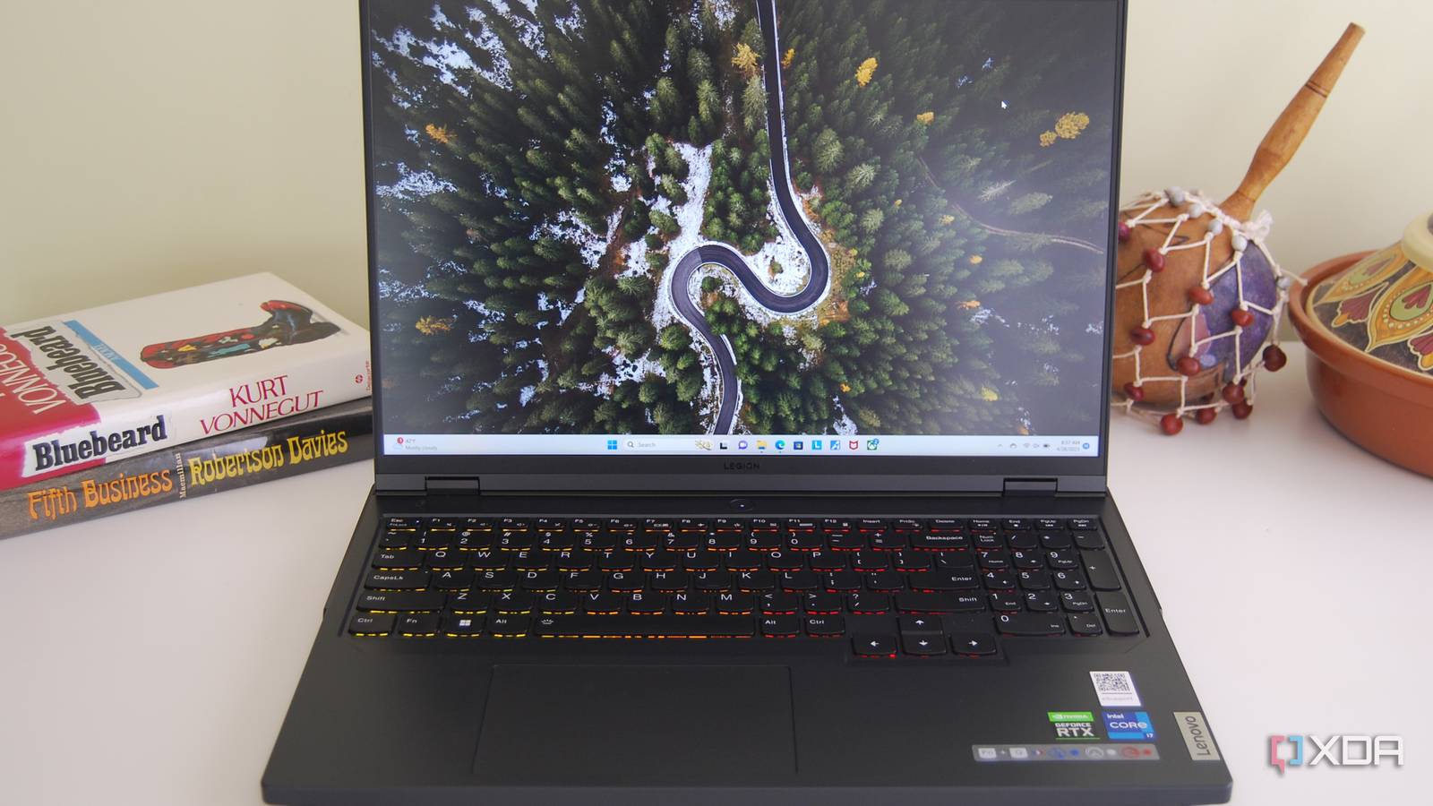 lenovo-legion-pro-5i-gen8-review-01