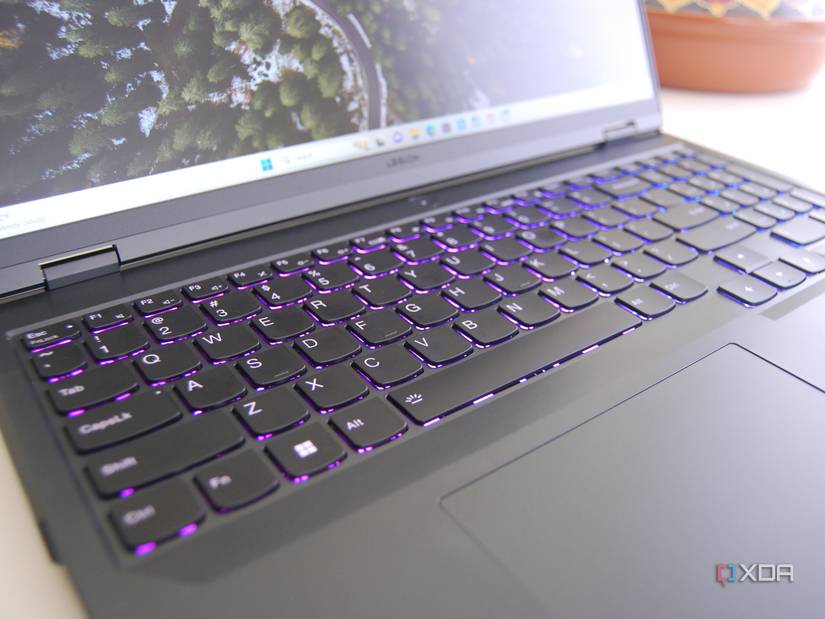lenovo-legion-pro-5i-gen8-review-04
