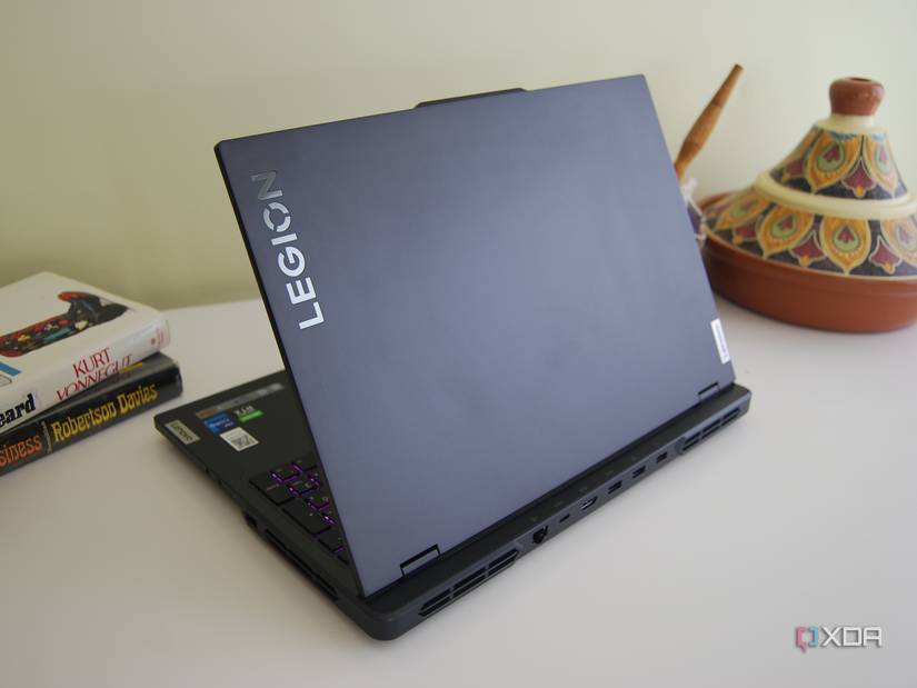 lenovo-legion-pro-5i-gen8-review-10