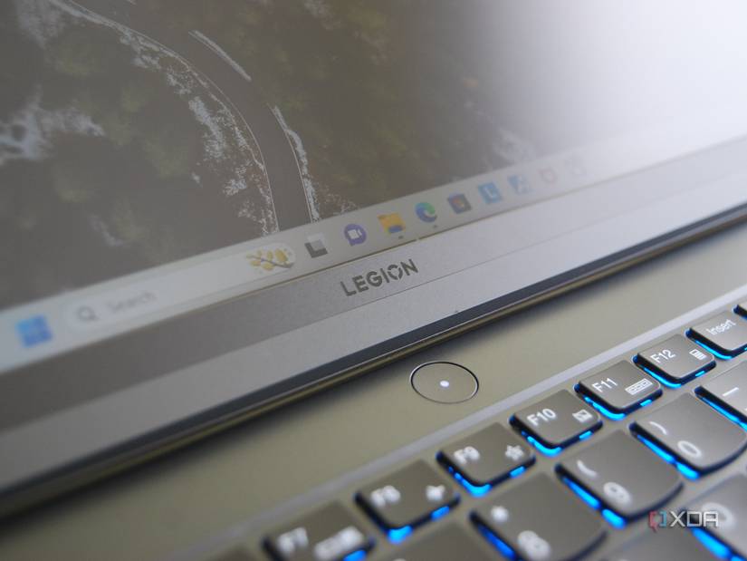 lenovo-legion-pro-5i-gen8-review-12