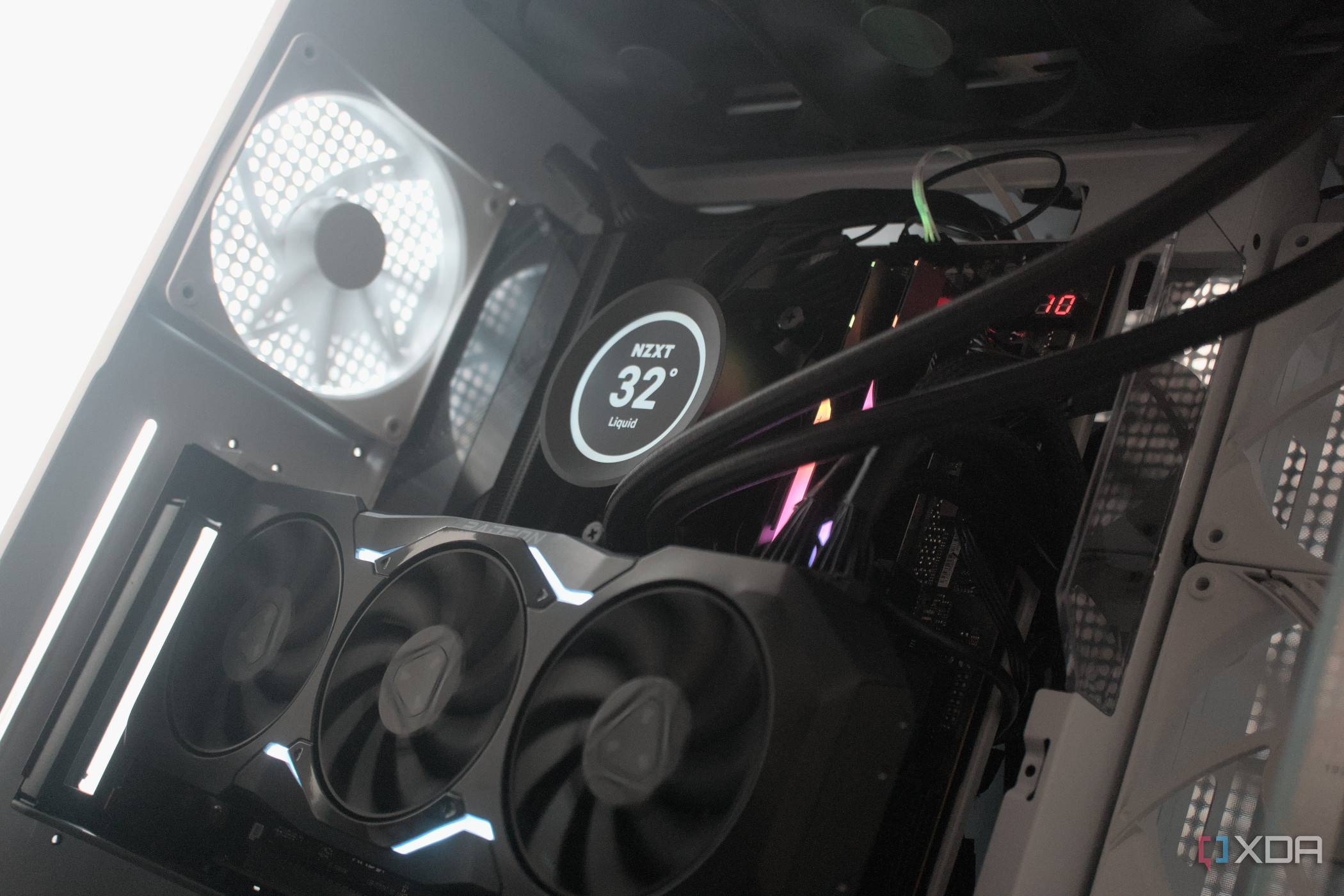 NZXT H9 Flow