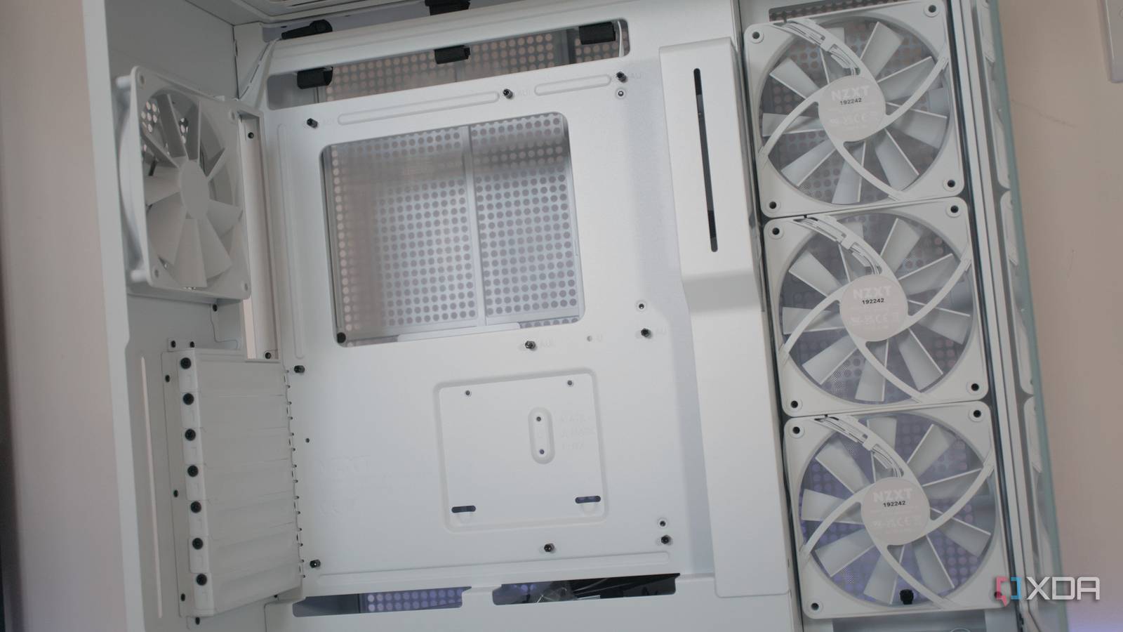 NZXT H9 Flow