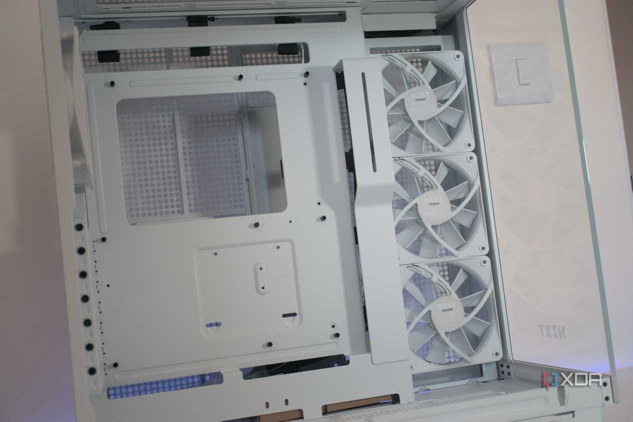 NZXT H9 Flow
