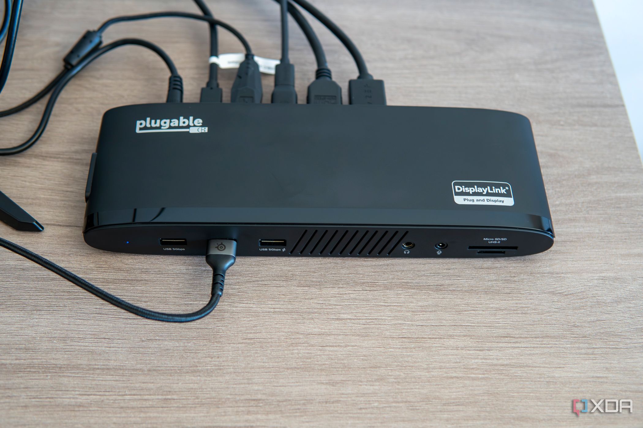 used Plugable トリプルモニタUD-3900PDH 本体とAC Plugable USB3.0