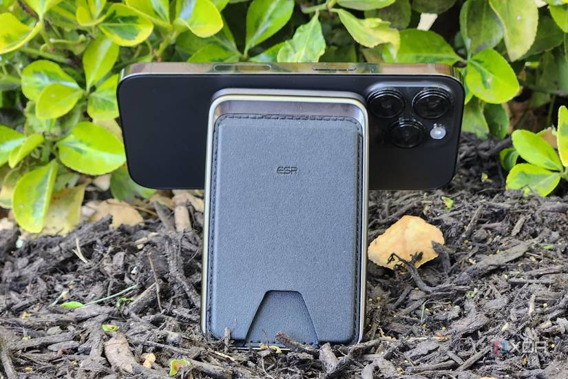 ESR Power Bank Wallet review: The best MagSafe portable charger around