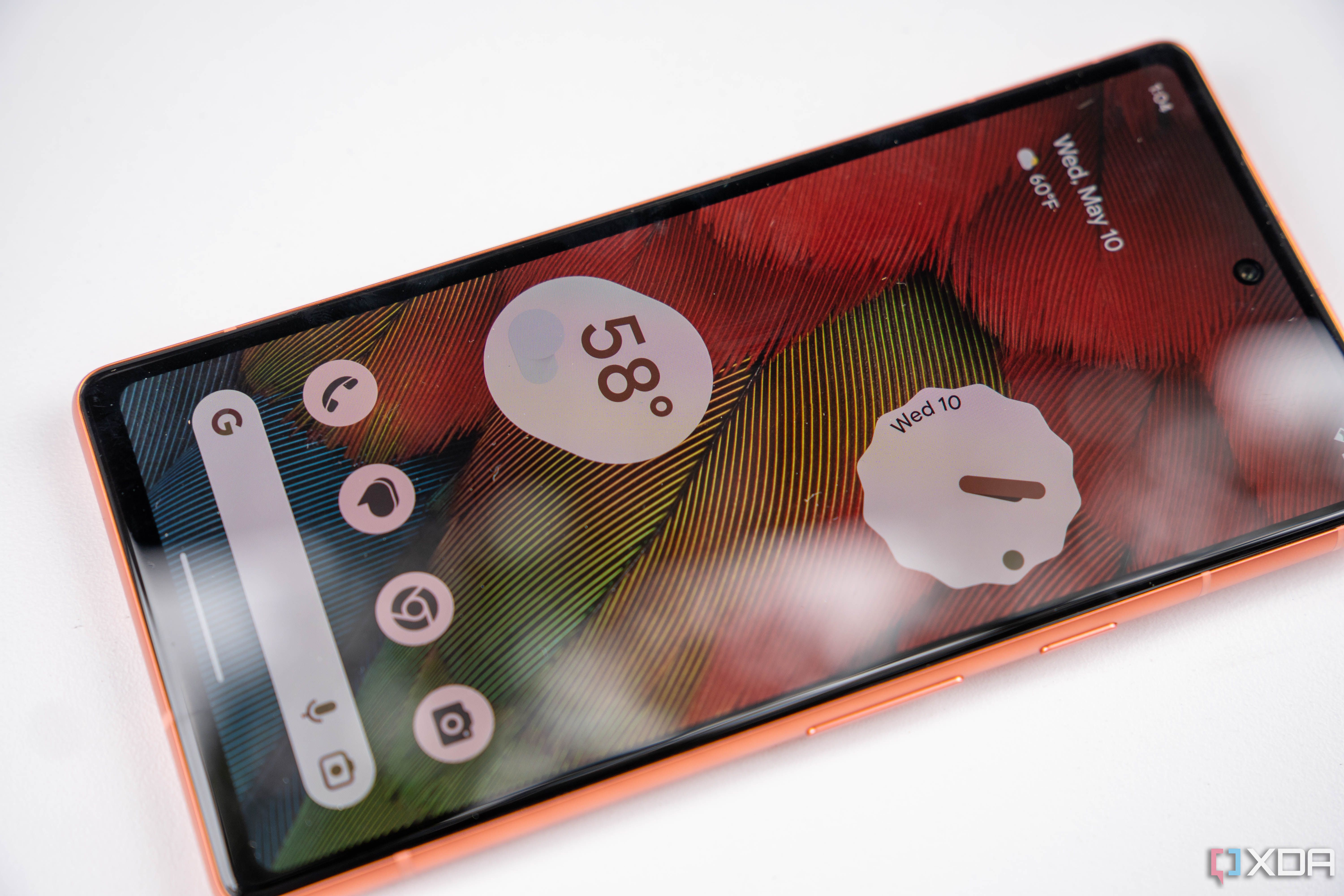 Does the Google Pixel 7a have a SIM card slot? Does it have eSIM?