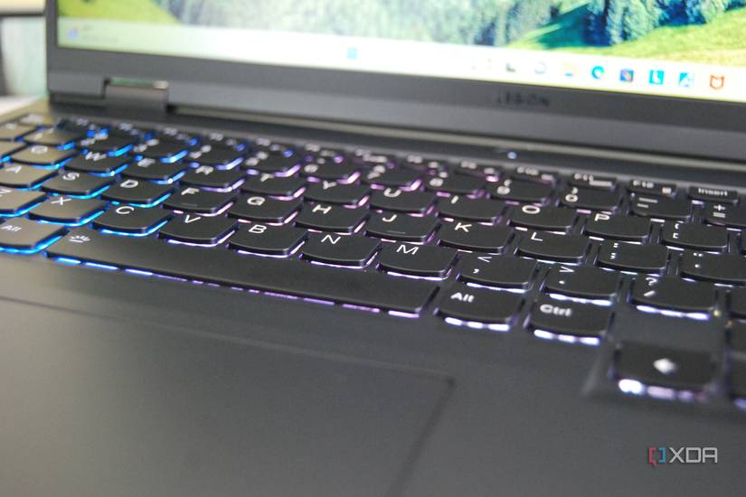 lenovo-legion-pro-5-gen8-amd-review-02-1
