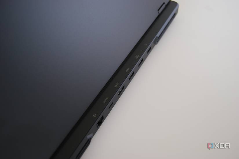 lenovo-legion-pro-5-gen8-amd-review-04-1