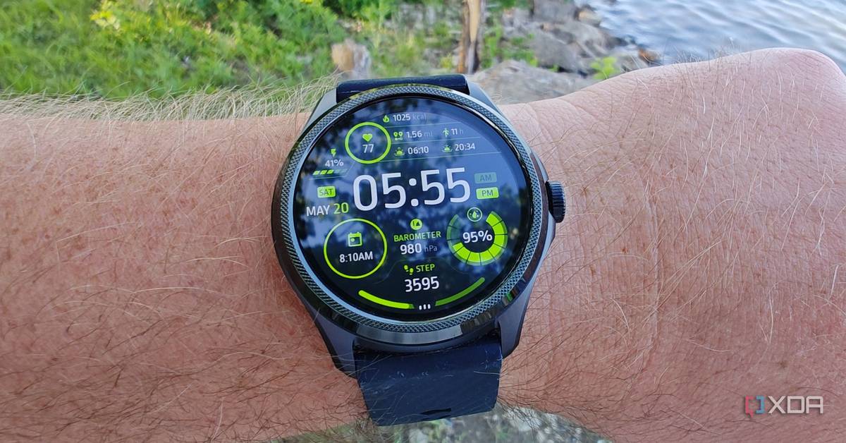 Mobvoi Ticwatch Ticwatch Pro Vs Samsung Android Smartwatch Vs