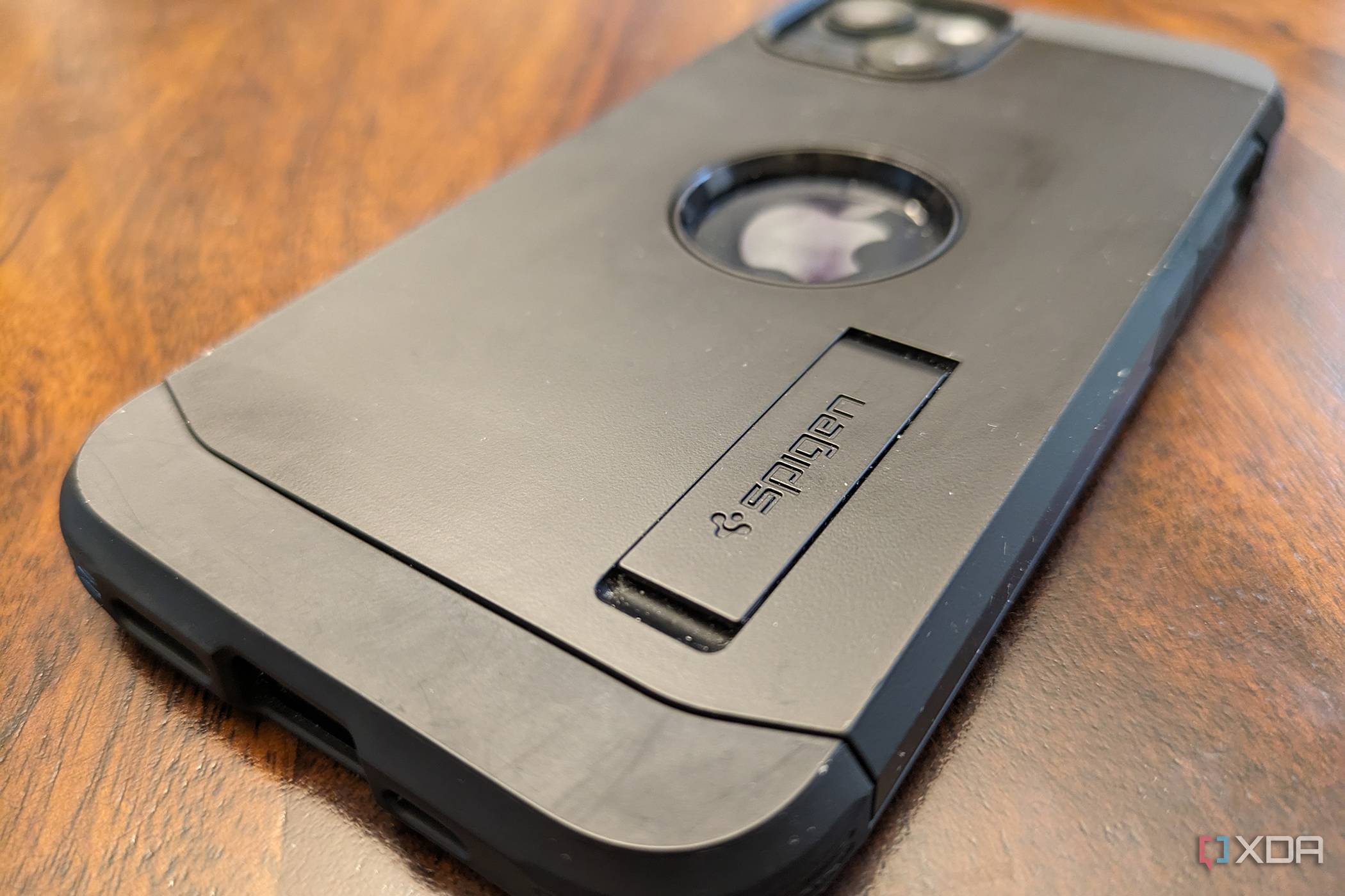 spigen tough armor angle