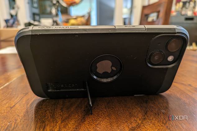 spigen tough armor kickstand