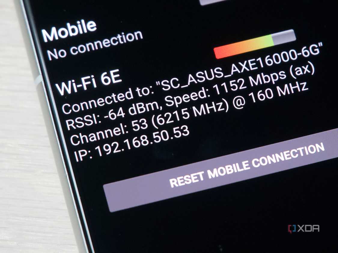 Мониторинг соединения Wi-Fi 6E на смартфоне Подключение к сети Wi-Fi 6E на частоте 6 ГГц, отображаемое в утилите SignalCheck Pro