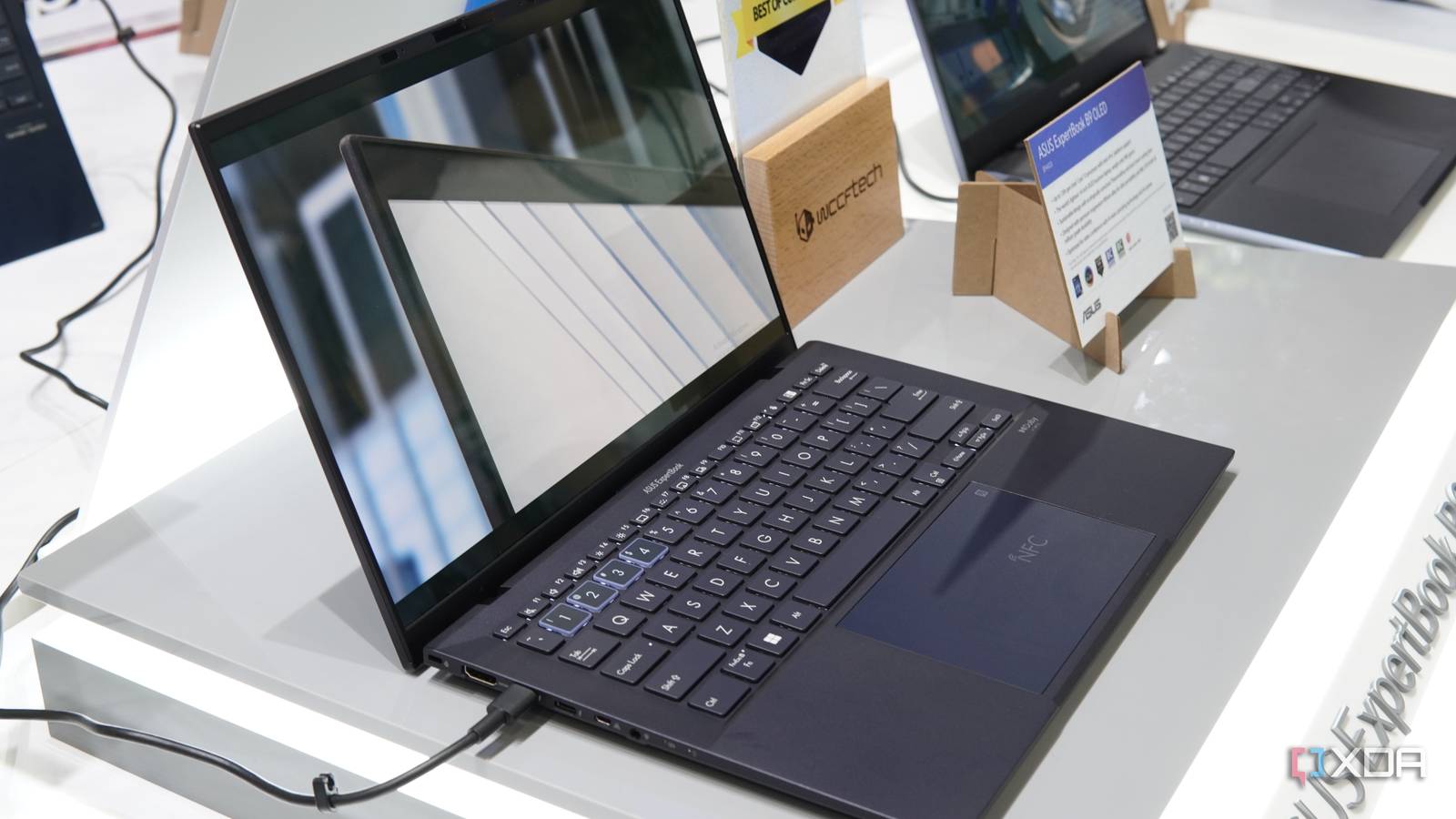 Hands-on: The Asus ExpertBook B9 OLED and B5 OLED are super light