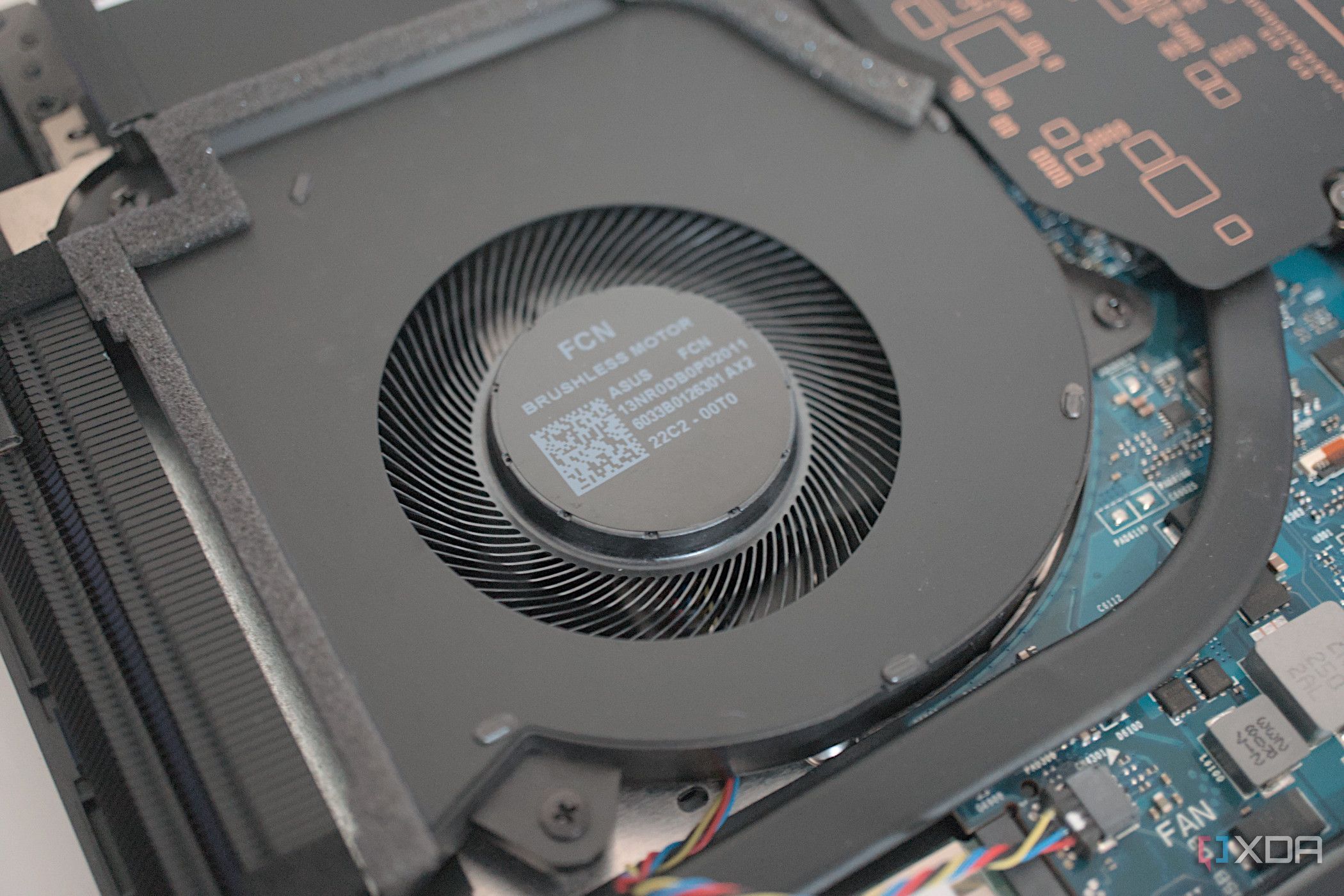 asu -rog strix scar 17 g733p 2023 cooling fan