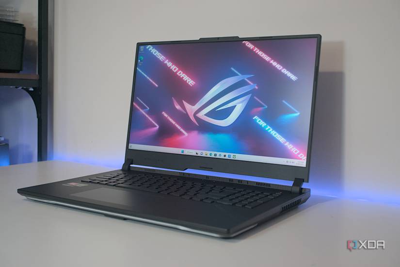 asus-rog-strix-scar-17-g733p-2023-laptop-front-angle-2