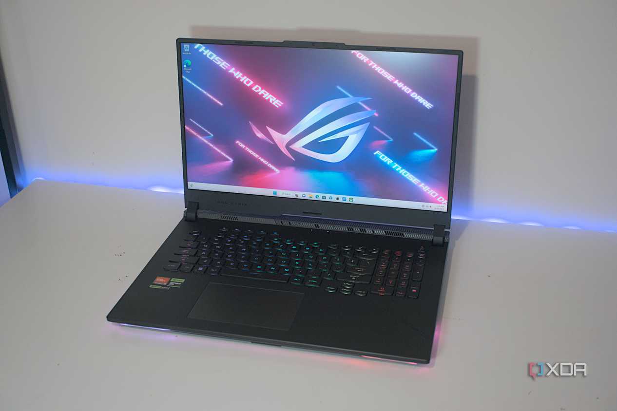 asus-rog-strix-scar-17-g733p-2023-laptop-front-angle