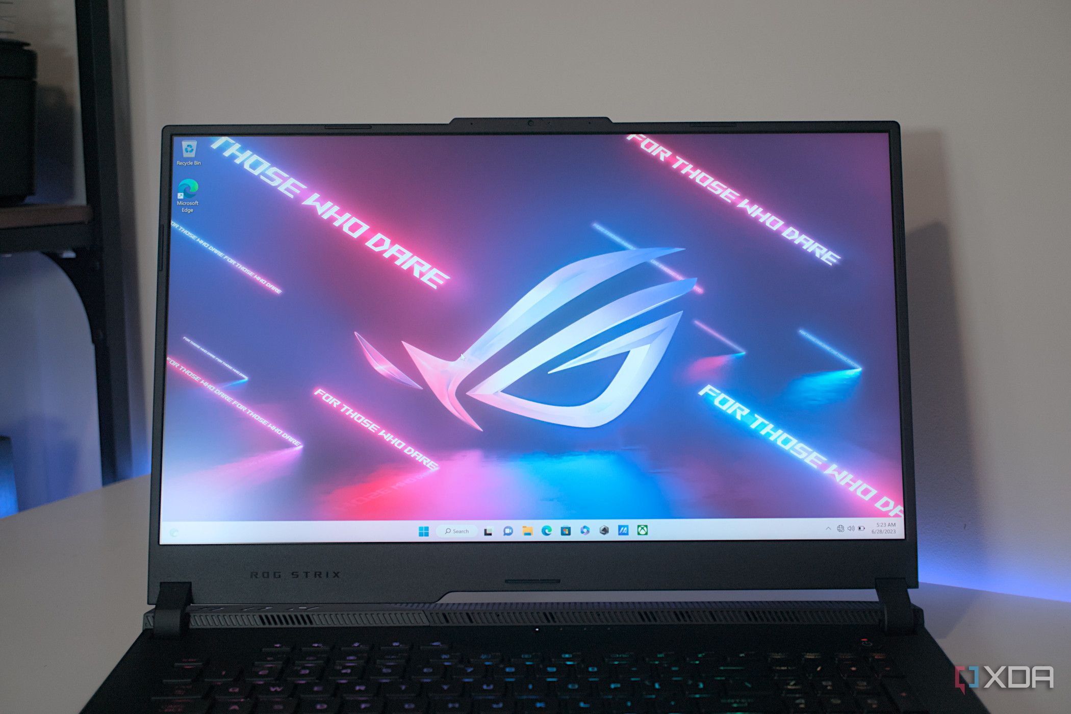 asus-rog-strix-scar-17-g733p-2023-screen-2