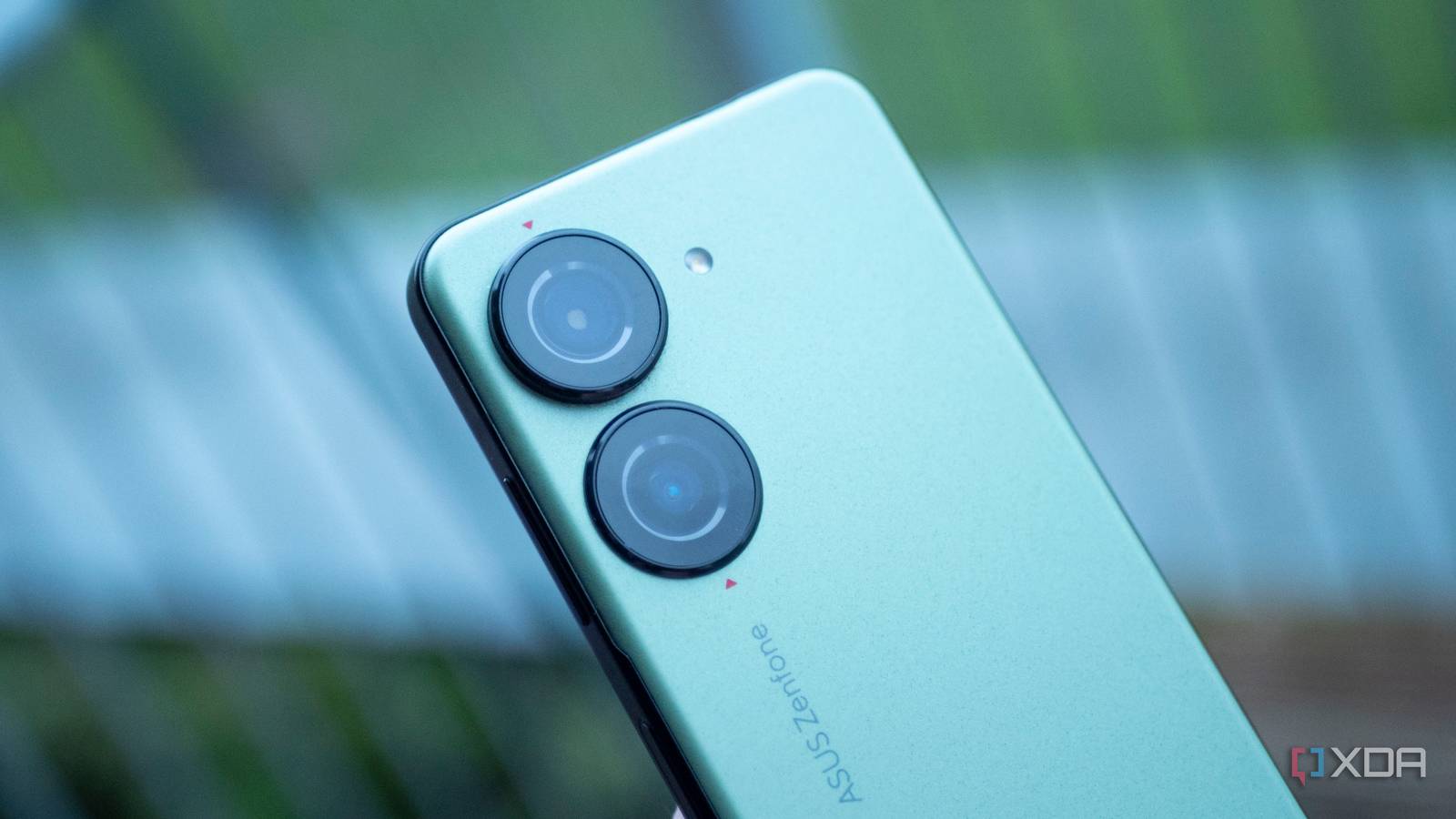 Asus-Zenfone-10-1